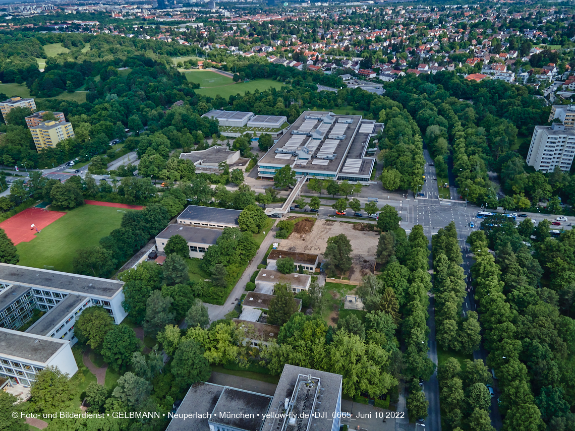 10.06.2022 - Luftbilder von der Baustelle Haus für Kinder in Neuperlach